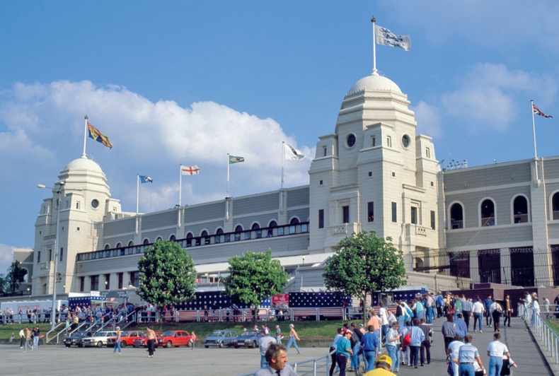 Иллюстрация к книге — Мир английского футбола. Знаменитые клубы, легендарные игроки и драматичные сюжеты [i_013.jpg]