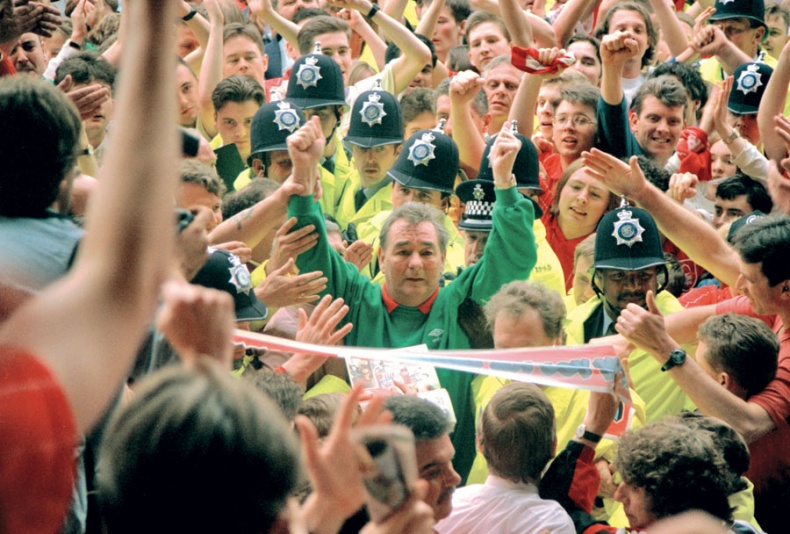 Иллюстрация к книге — Мир английского футбола. Знаменитые клубы, легендарные игроки и драматичные сюжеты [i_022.jpg]