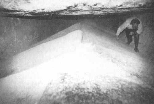 Иллюстрация к книге — Следы богов [i_099.jpg]