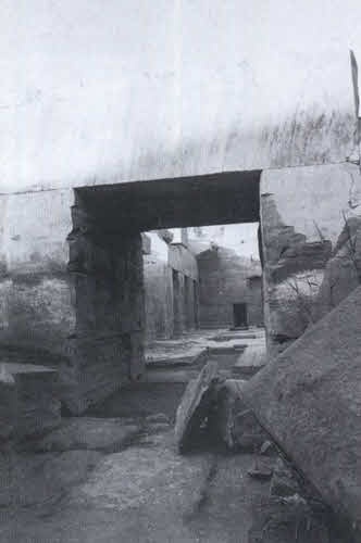 Иллюстрация к книге — Следы богов [i_143.jpg]