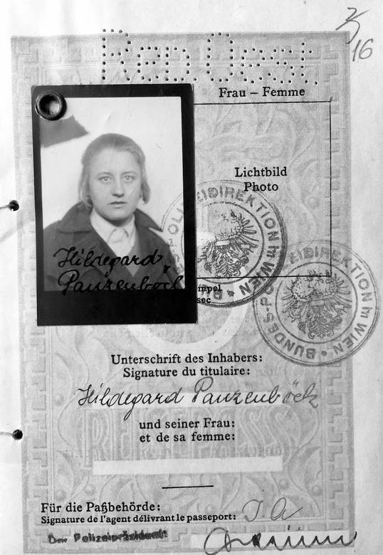 Иллюстрация к книге — Разведка. «Нелегалы» наоборот [i_050.jpg]