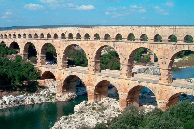 Иллюстрация к книге — Империя. Путешествие по Римской империи вслед за монетой [i_024.jpg]