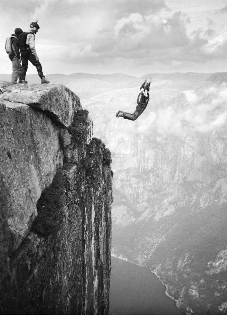 Иллюстрация к книге — Страшное дело. Рептилоиды нашего времени [i_010.jpg]