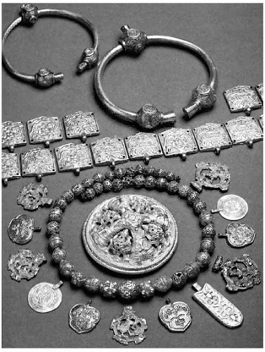 Иллюстрация к книге — Русь в IX–X веках. От призвания варягов до выбора веры [i_011.jpg]