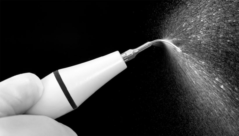 Иллюстрация к книге — Злые зубы [i_008.jpg]