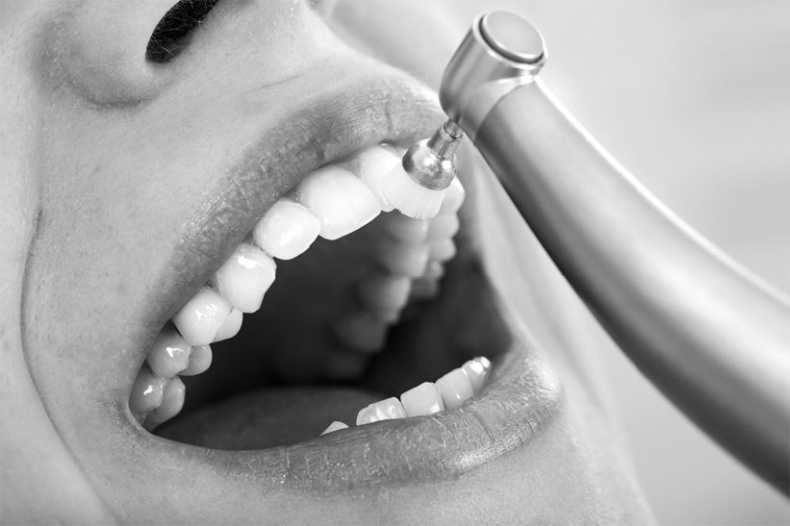 Иллюстрация к книге — Злые зубы [i_010.jpg]