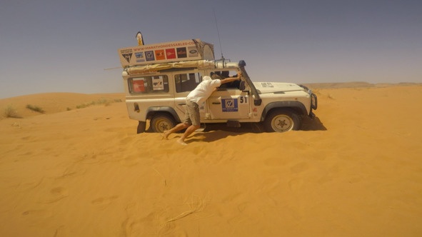 Иллюстрация к книге — Беги и помни [image64_5c767b45eb12390600288876_jpg.jpg]