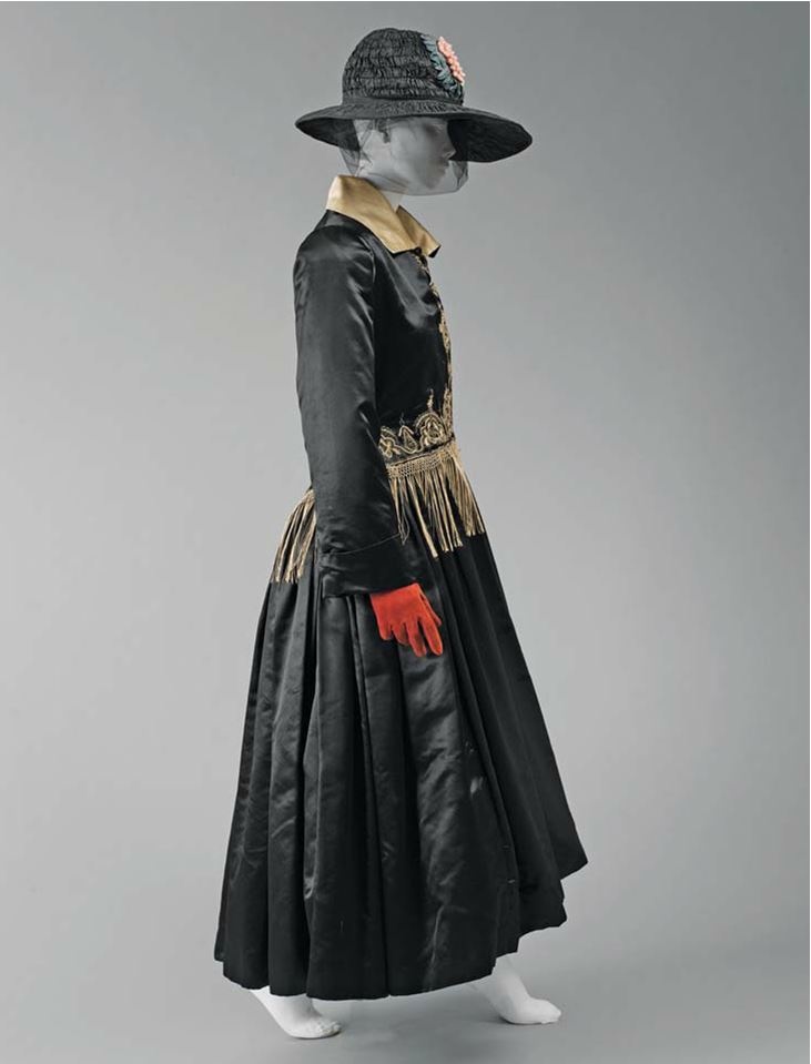 Иллюстрация к книге — Жанна Ланвен [i_043.jpg]