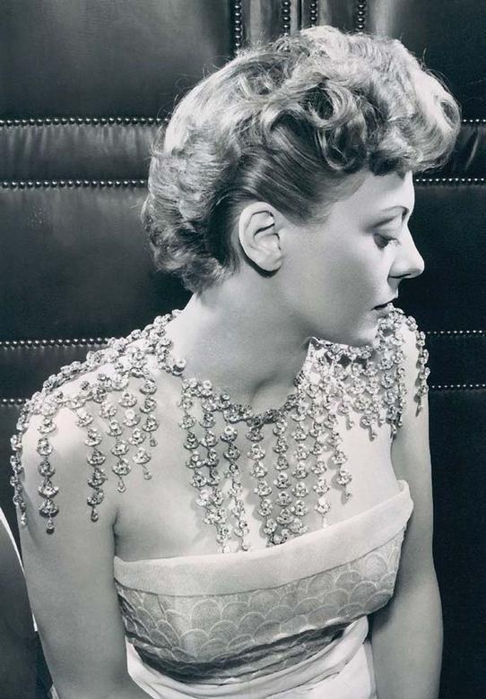 Иллюстрация к книге — Я – Кутюрье. Кристиан Диор и Я. [i_161.jpg]