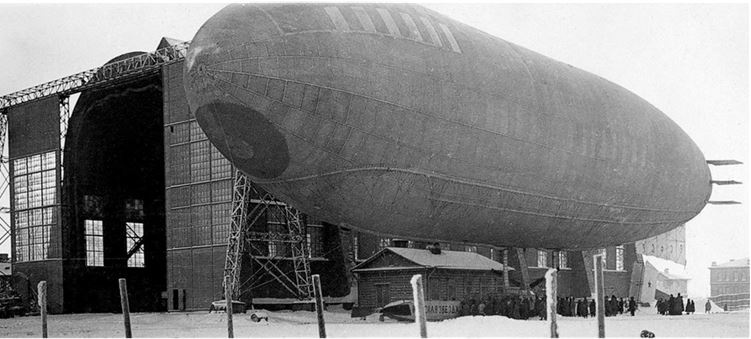 Иллюстрация к книге — Девятьсот часов неба. Неизвестная история дирижабля «СССР-В6» [i_004.jpg]