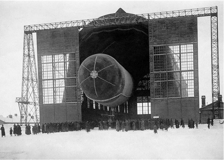 Иллюстрация к книге — Девятьсот часов неба. Неизвестная история дирижабля «СССР-В6» [i_005.jpg]