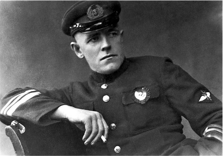 Иллюстрация к книге — Девятьсот часов неба. Неизвестная история дирижабля «СССР-В6» [i_017.jpg]