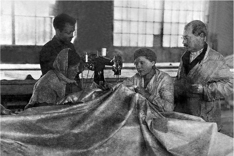 Иллюстрация к книге — Девятьсот часов неба. Неизвестная история дирижабля «СССР-В6» [i_033.jpg]