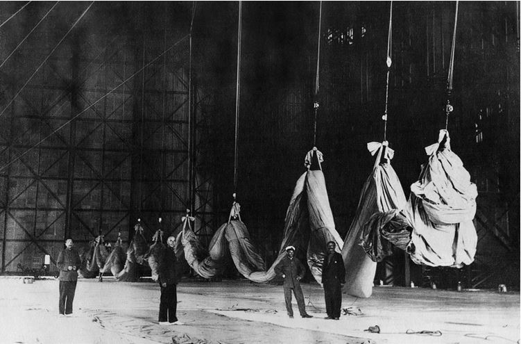 Иллюстрация к книге — Девятьсот часов неба. Неизвестная история дирижабля «СССР-В6» [i_034.jpg]