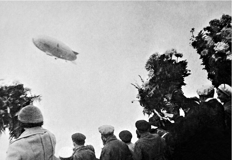 Иллюстрация к книге — Девятьсот часов неба. Неизвестная история дирижабля «СССР-В6» [i_128.jpg]