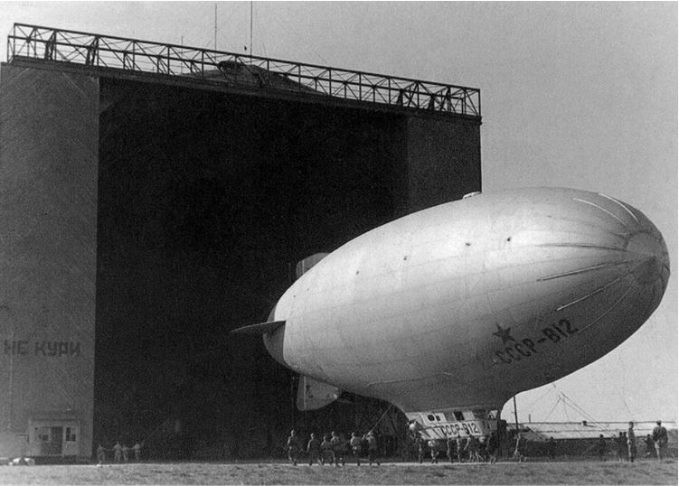 Иллюстрация к книге — Девятьсот часов неба. Неизвестная история дирижабля «СССР-В6» [i_195.jpg]