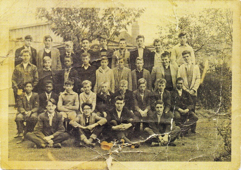 Иллюстрация к книге — Железный человек - Моё путешествие сквозь Рай и Ад вместе с Блэк Саббат [_29968_original.jpg]