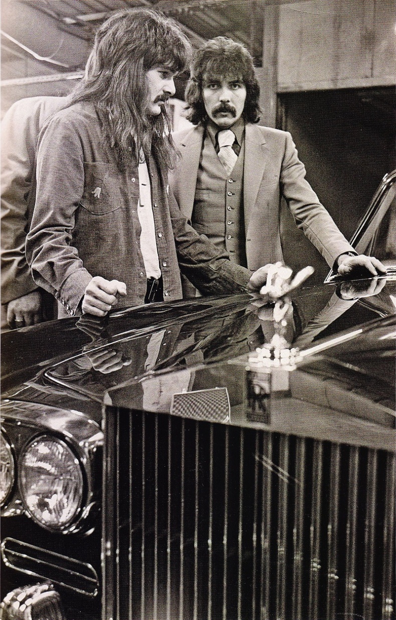 Иллюстрация к книге — Железный человек - Моё путешествие сквозь Рай и Ад вместе с Блэк Саббат [_31705_original.jpg]