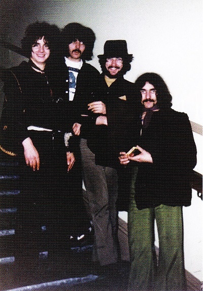 Иллюстрация к книге — Железный человек - Моё путешествие сквозь Рай и Ад вместе с Блэк Саббат [_32770_original.jpg]