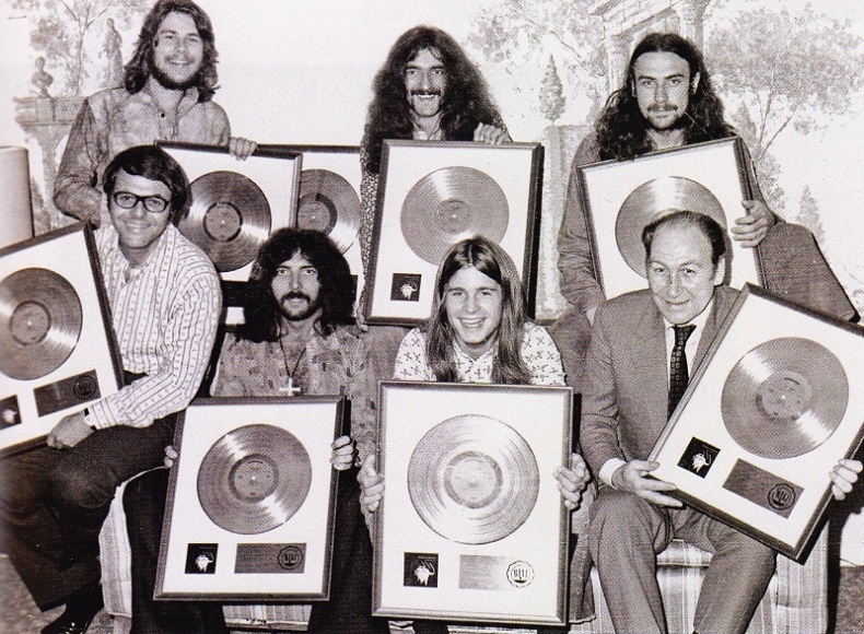 Иллюстрация к книге — Железный человек - Моё путешествие сквозь Рай и Ад вместе с Блэк Саббат [_34204_original.jpg]