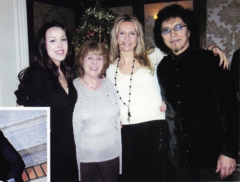 Иллюстрация к книге — Железный человек - Моё путешествие сквозь Рай и Ад вместе с Блэк Саббат [_37067_original.jpg]