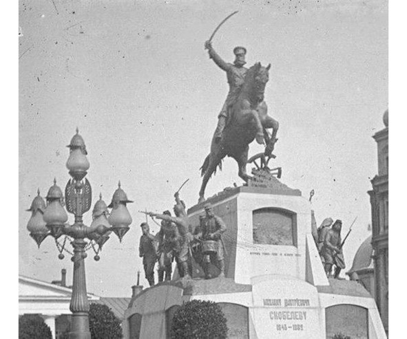 Иллюстрация к книге — История в историях. Век величия [image136_5c1135bb69a1890600d54234_jpg.jpg]