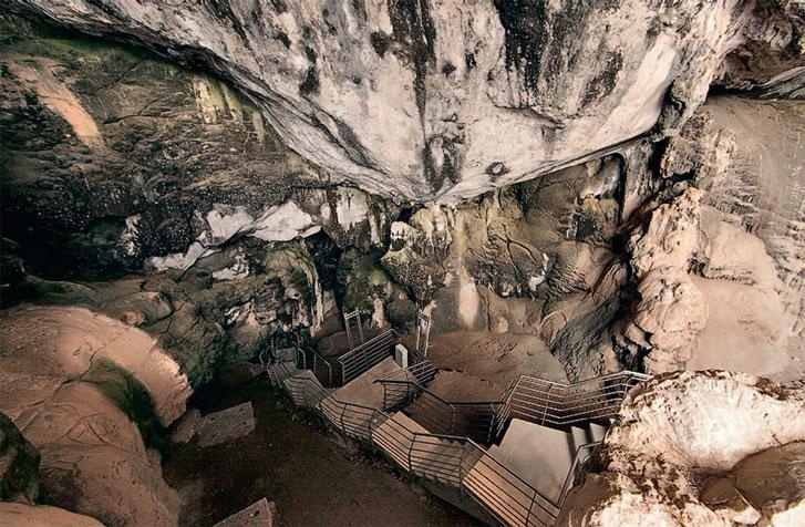 Иллюстрация к книге — Острова невезения [_108.jpg]