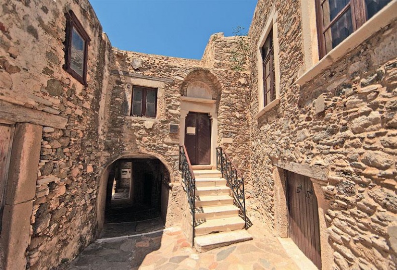 Иллюстрация к книге — Острова невезения [_57.jpg]