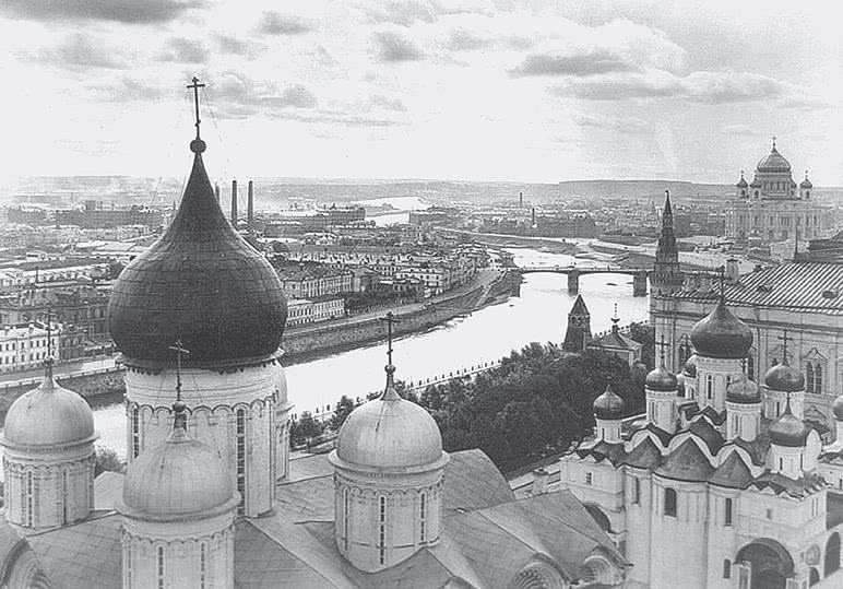 Иллюстрация к книге — Дом правительства. Сага о русской революции [i_003.jpg]