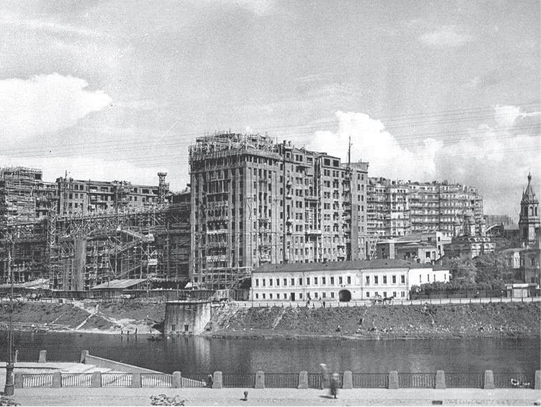 Иллюстрация к книге — Дом правительства. Сага о русской революции [i_108.jpg]