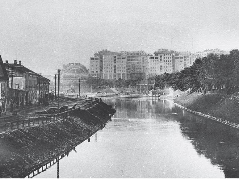 Иллюстрация к книге — Дом правительства. Сага о русской революции [i_110.jpg]