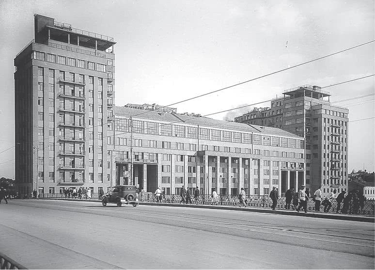 Иллюстрация к книге — Дом правительства. Сага о русской революции [i_124.jpg]