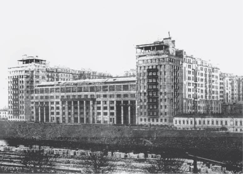 Иллюстрация к книге — Дом правительства. Сага о русской революции [i_126.jpg]