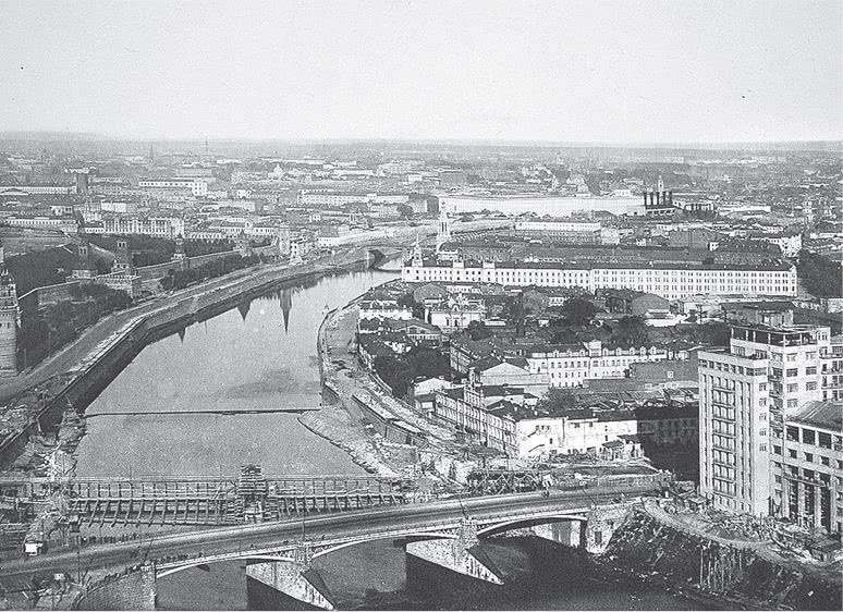 Иллюстрация к книге — Дом правительства. Сага о русской революции [i_131.jpg]