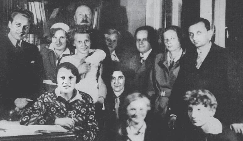 Иллюстрация к книге — Дом правительства. Сага о русской революции [i_154.jpg]