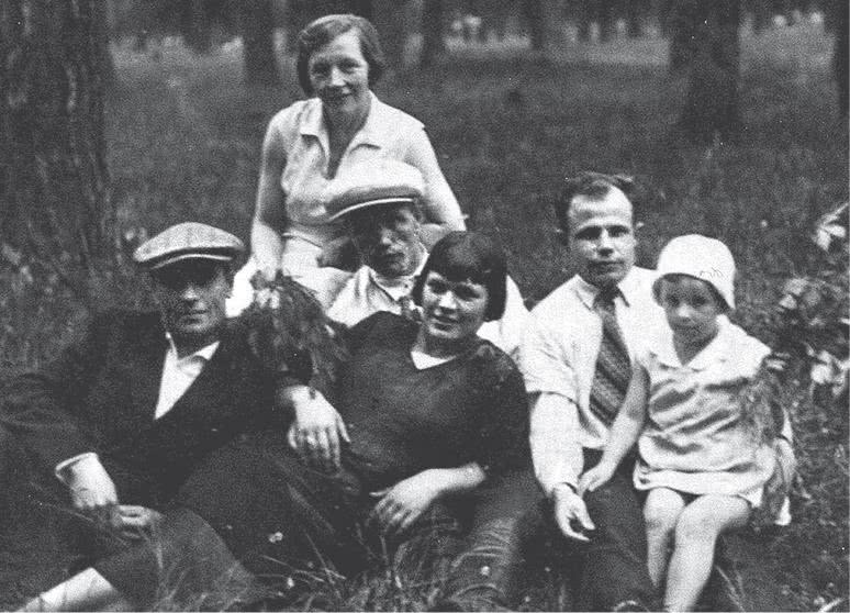 Иллюстрация к книге — Дом правительства. Сага о русской революции [i_164.jpg]