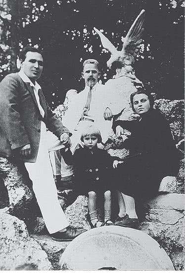 Иллюстрация к книге — Дом правительства. Сага о русской революции [i_233.jpg]