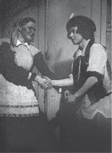 Иллюстрация к книге — Дом правительства. Сага о русской революции [i_275.jpg]