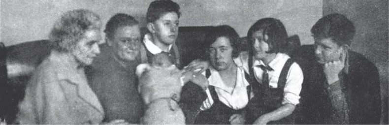 Иллюстрация к книге — Дом правительства. Сага о русской революции [i_322.jpg]