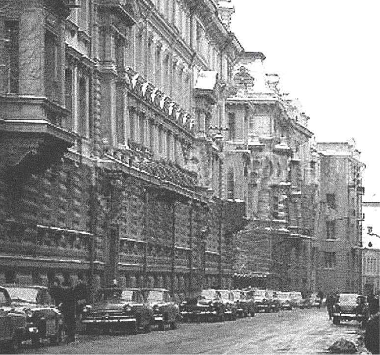 Иллюстрация к книге — Дом правительства. Сага о русской революции [i_375.jpg]