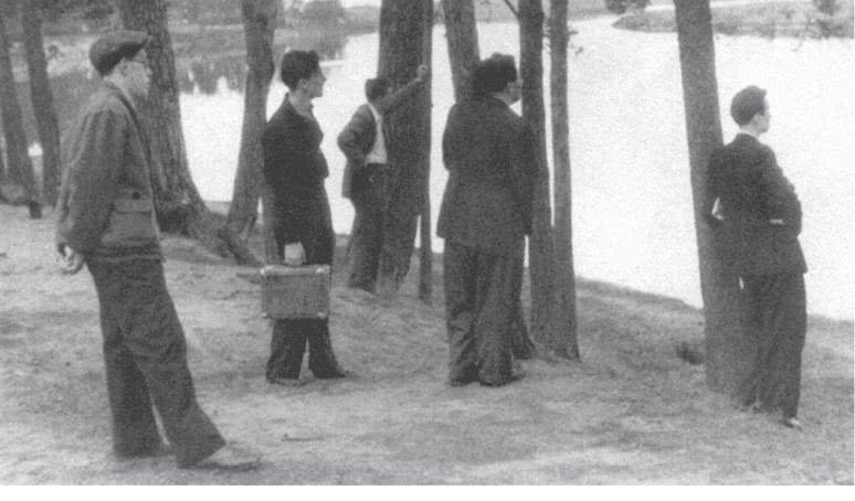 Иллюстрация к книге — Дом правительства. Сага о русской революции [i_403.jpg]