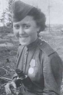 Иллюстрация к книге — Ангелы мщения. Женщины-снайперы Великой Отечественной [i_008.jpg]