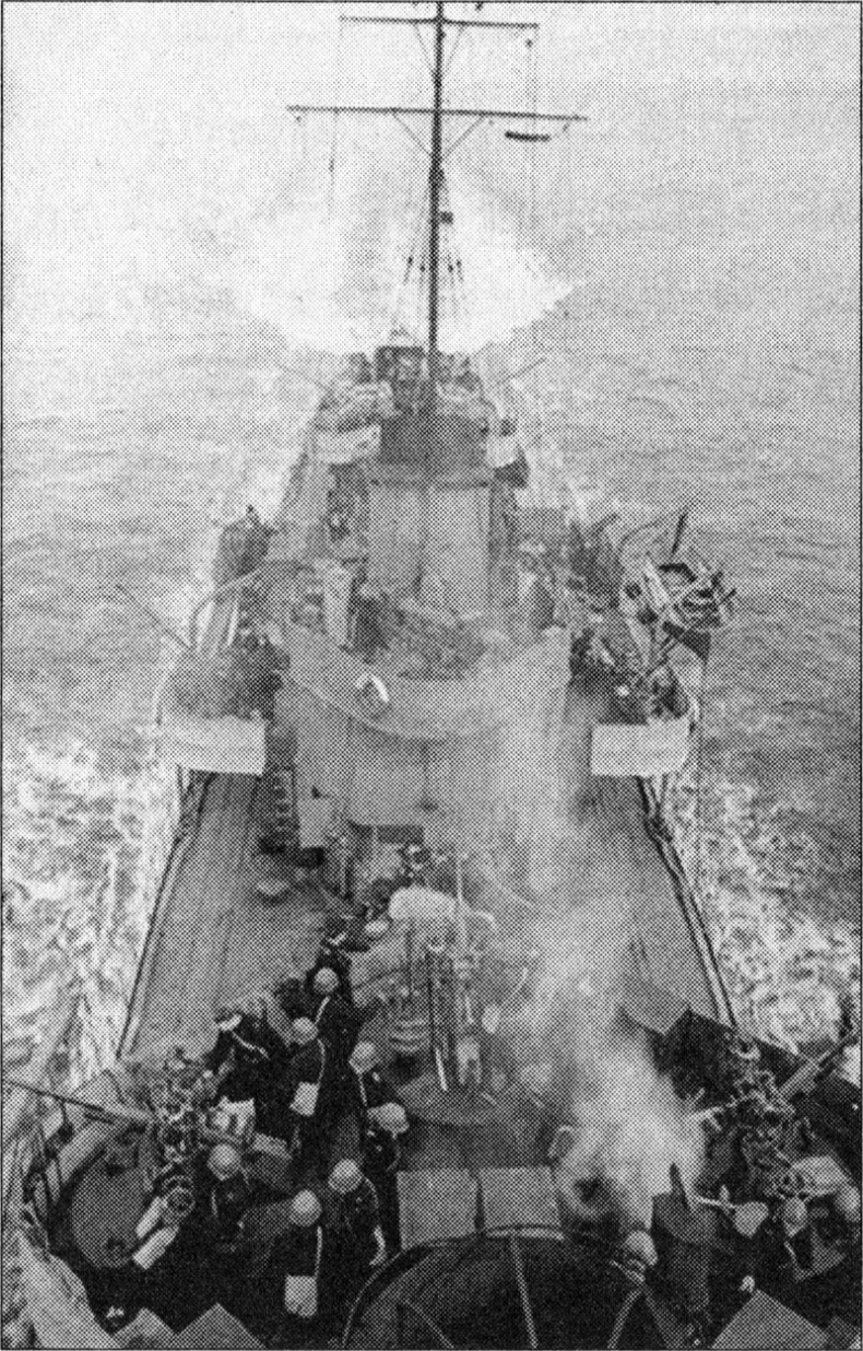 Иллюстрация к книге — "Погибаем, но не сдаемся!" Морские драмы Великой Отечественной [_4.jpg]