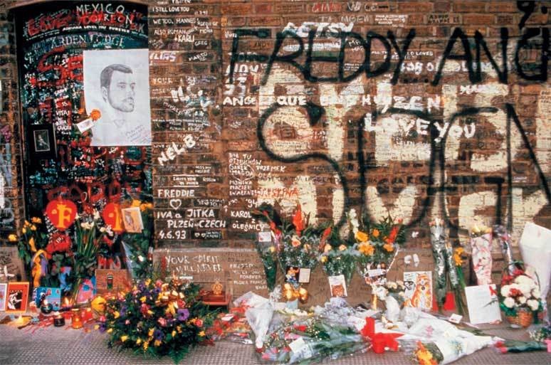 Иллюстрация к книге — Queen. Фредди Меркьюри. Биография [i_068.jpg]