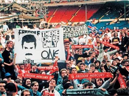 Иллюстрация к книге — Queen. Фредди Меркьюри. Биография [i_069.jpg]