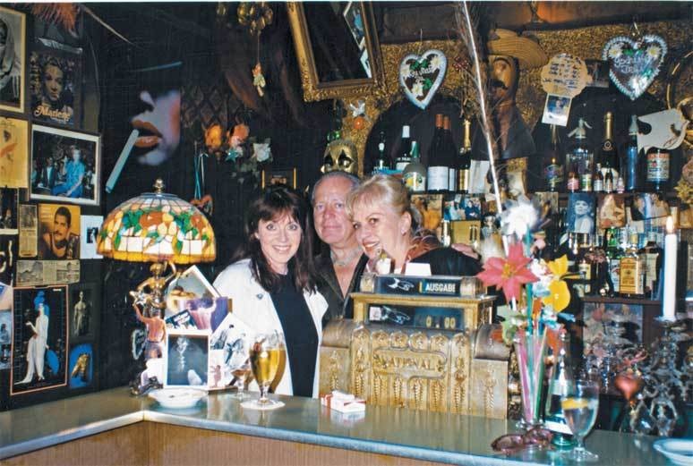 Иллюстрация к книге — Queen. Фредди Меркьюри. Биография [i_072.jpg]