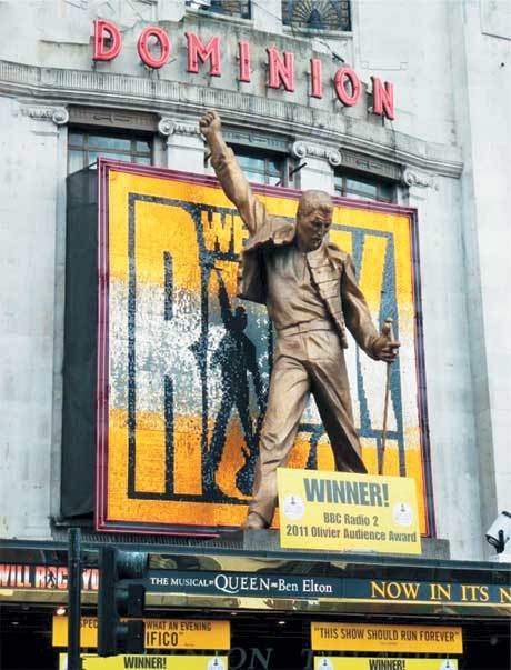 Иллюстрация к книге — Queen. Фредди Меркьюри. Биография [i_083.jpg]