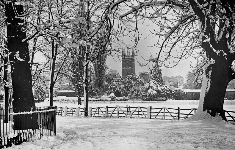 Иллюстрация к книге — Клайв Стейплз Льюис. Человек, подаривший миру Нарнию [i_019.jpg]