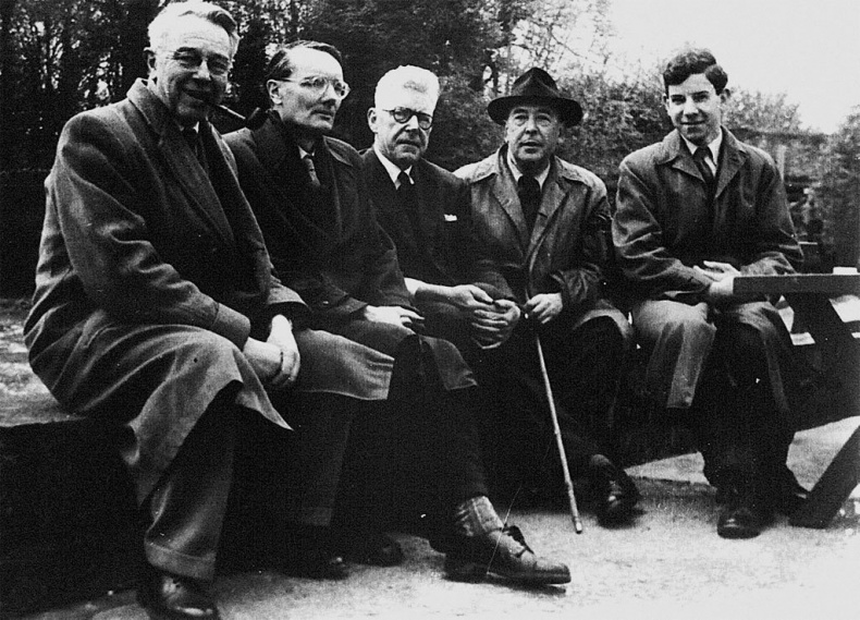 Иллюстрация к книге — Клайв Стейплз Льюис. Человек, подаривший миру Нарнию [i_029.jpg]