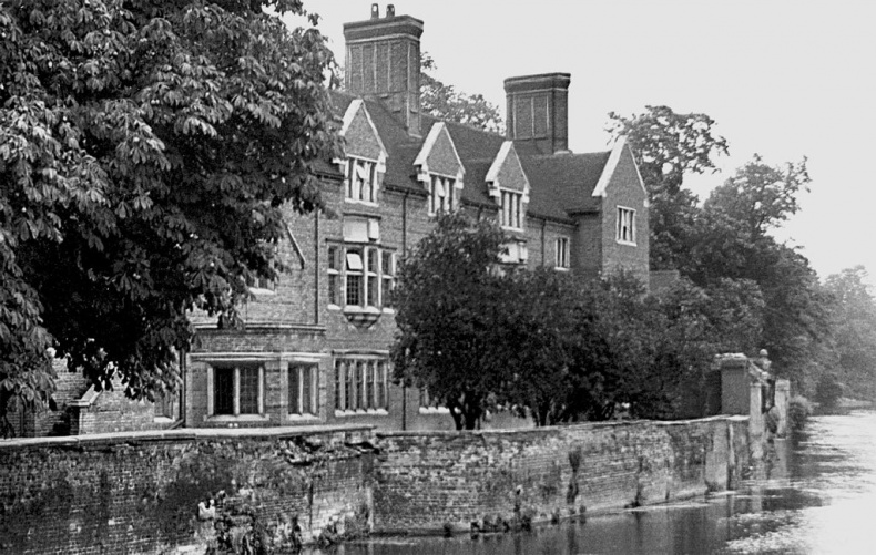 Иллюстрация к книге — Клайв Стейплз Льюис. Человек, подаривший миру Нарнию [i_039.jpg]